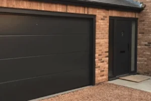 дверь из гаража в дом
